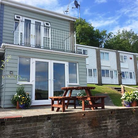 Freshwater Bay Holiday Cottages เพมโบรก ภายนอก รูปภาพ