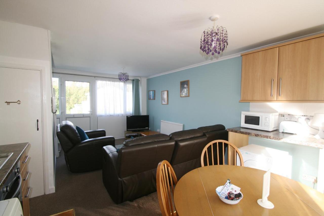 Freshwater Bay Holiday Cottages เพมโบรก ภายนอก รูปภาพ