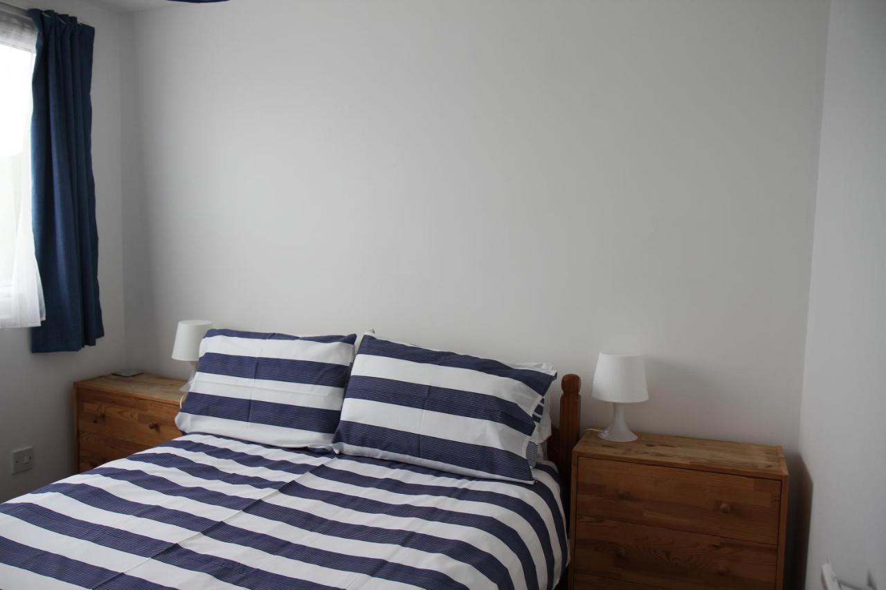 Freshwater Bay Holiday Cottages เพมโบรก ภายนอก รูปภาพ