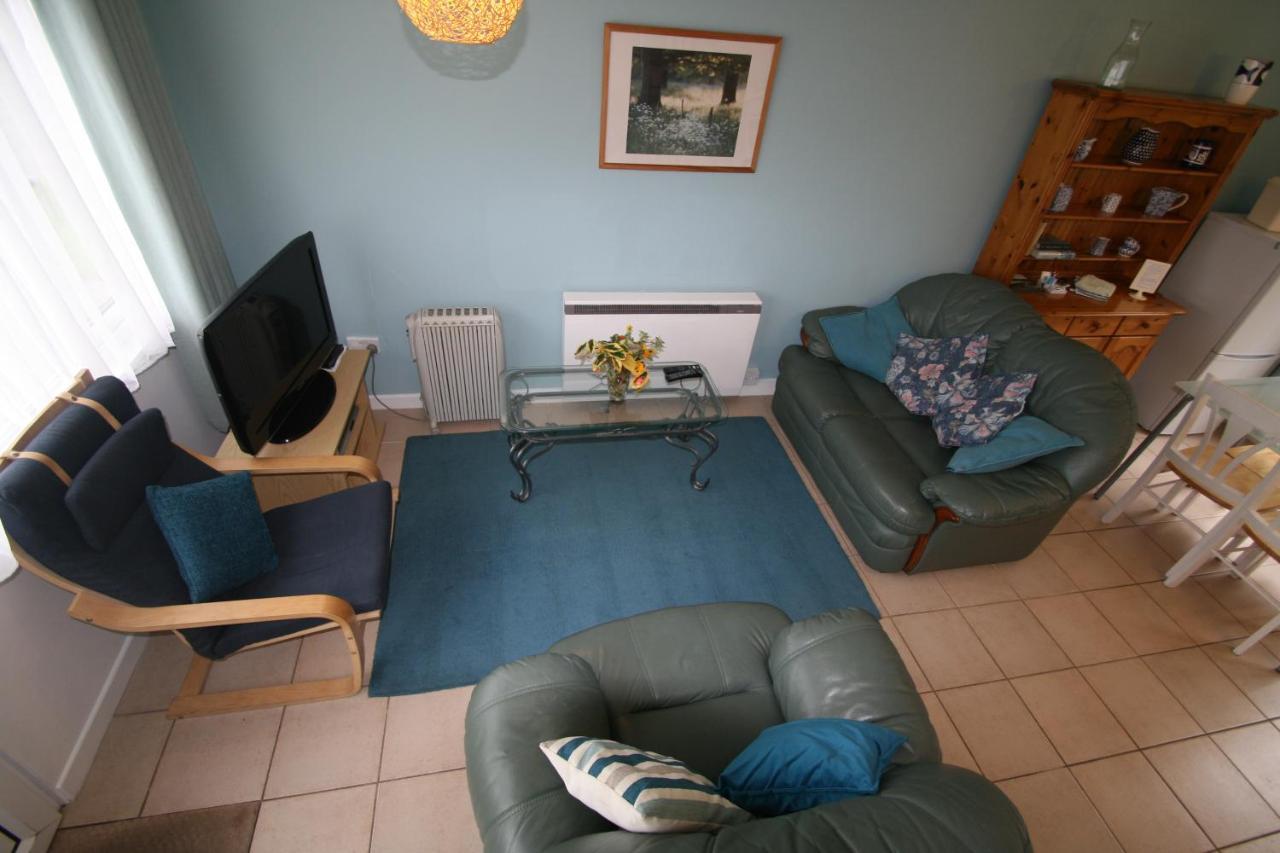Freshwater Bay Holiday Cottages เพมโบรก ภายนอก รูปภาพ