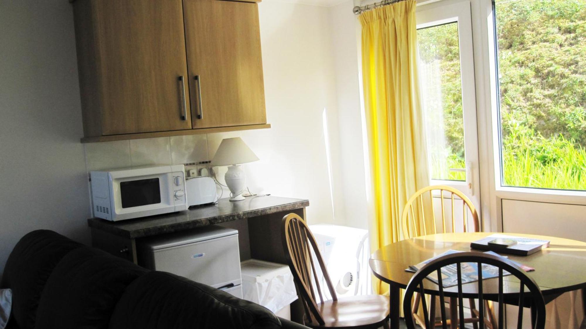 Freshwater Bay Holiday Cottages เพมโบรก ห้อง รูปภาพ