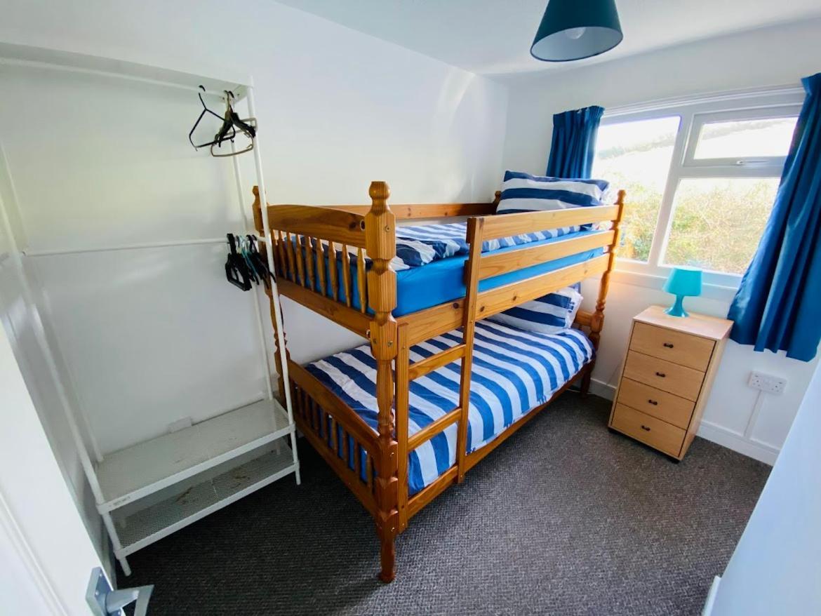 Freshwater Bay Holiday Cottages เพมโบรก ภายนอก รูปภาพ