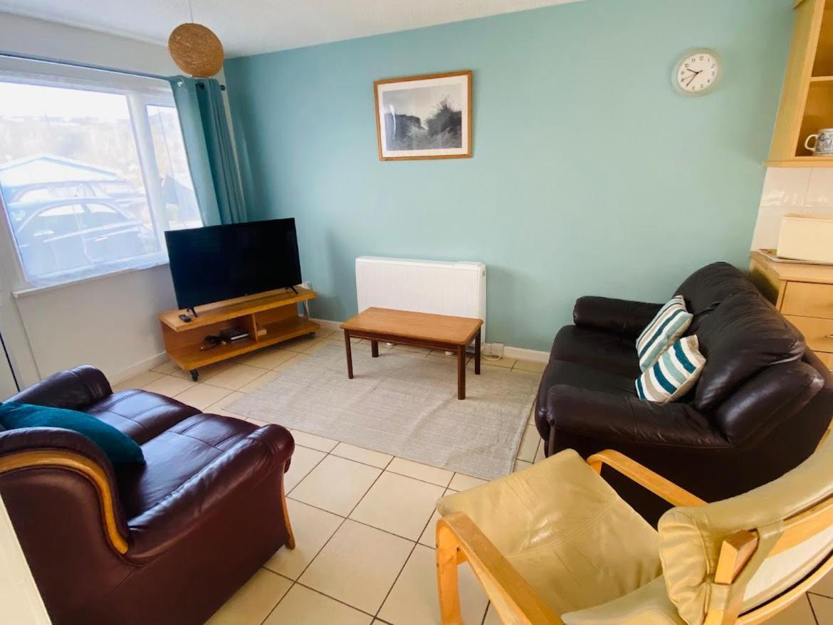 Freshwater Bay Holiday Cottages เพมโบรก ภายนอก รูปภาพ